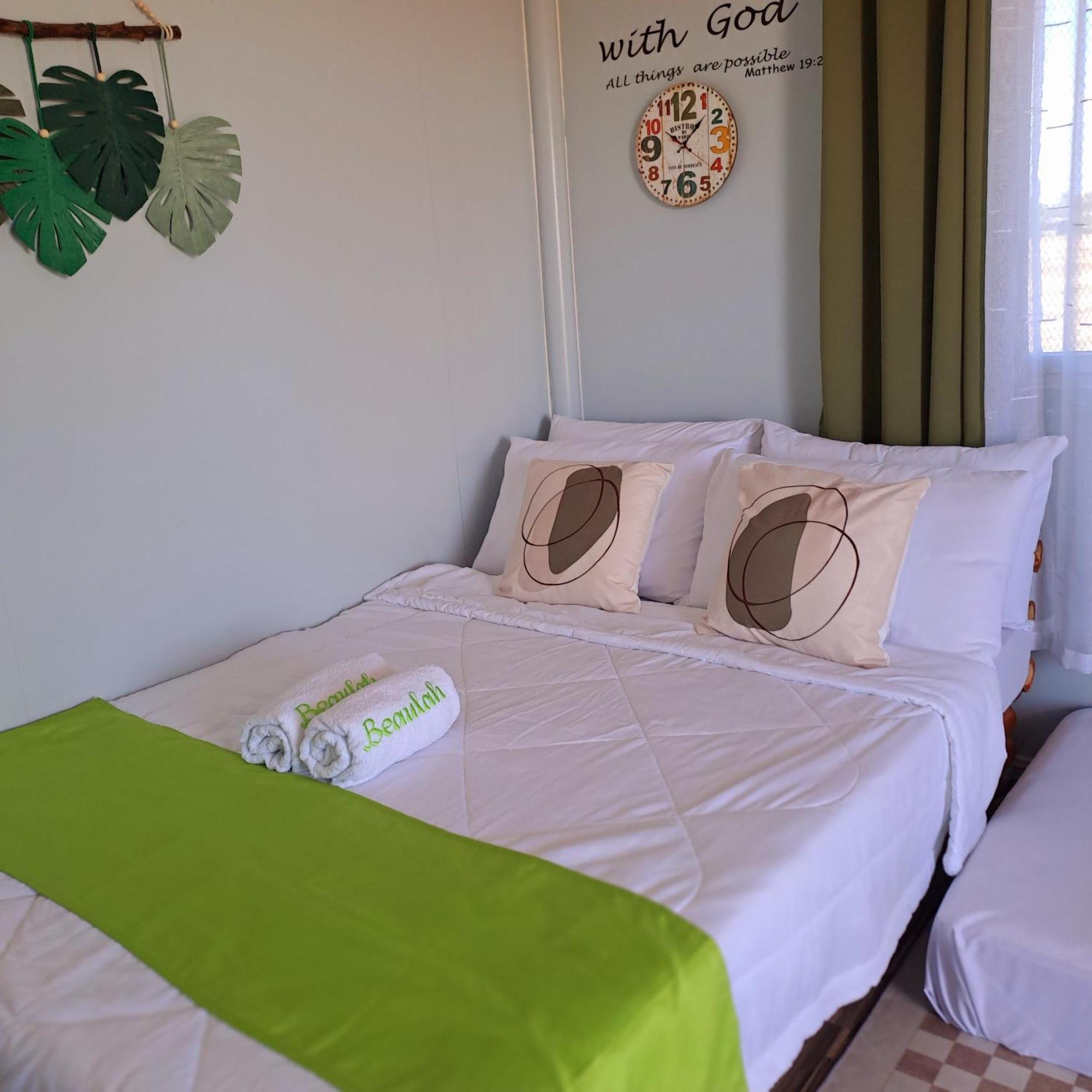 Holiday home The Beaulah Overlooking Cozy Hideaway In Hundred Islands *