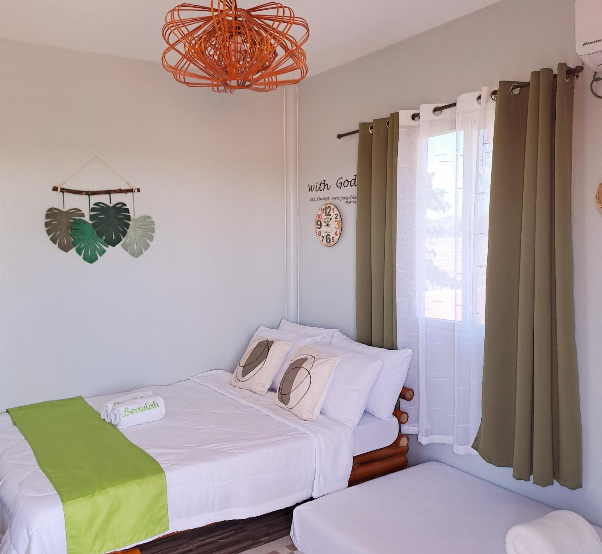 Holiday home The Beaulah Overlooking Cozy Hideaway In Hundred Islands *